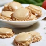 biscuits-macarons-abricot-vanille-maison-bruyere-de-chandeau-degustation